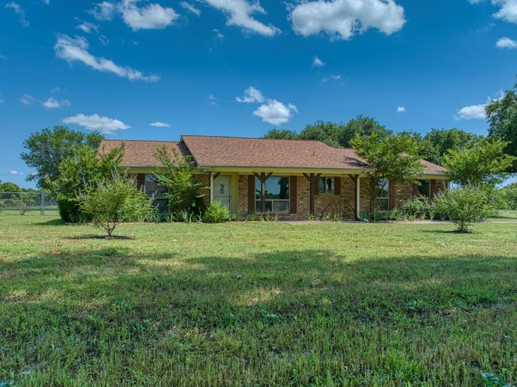 Property photo for land for sale in McLennan County Texas