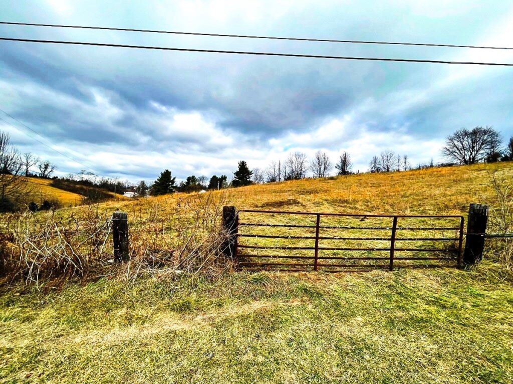 Property photo for land for sale in Wythe County Virginia