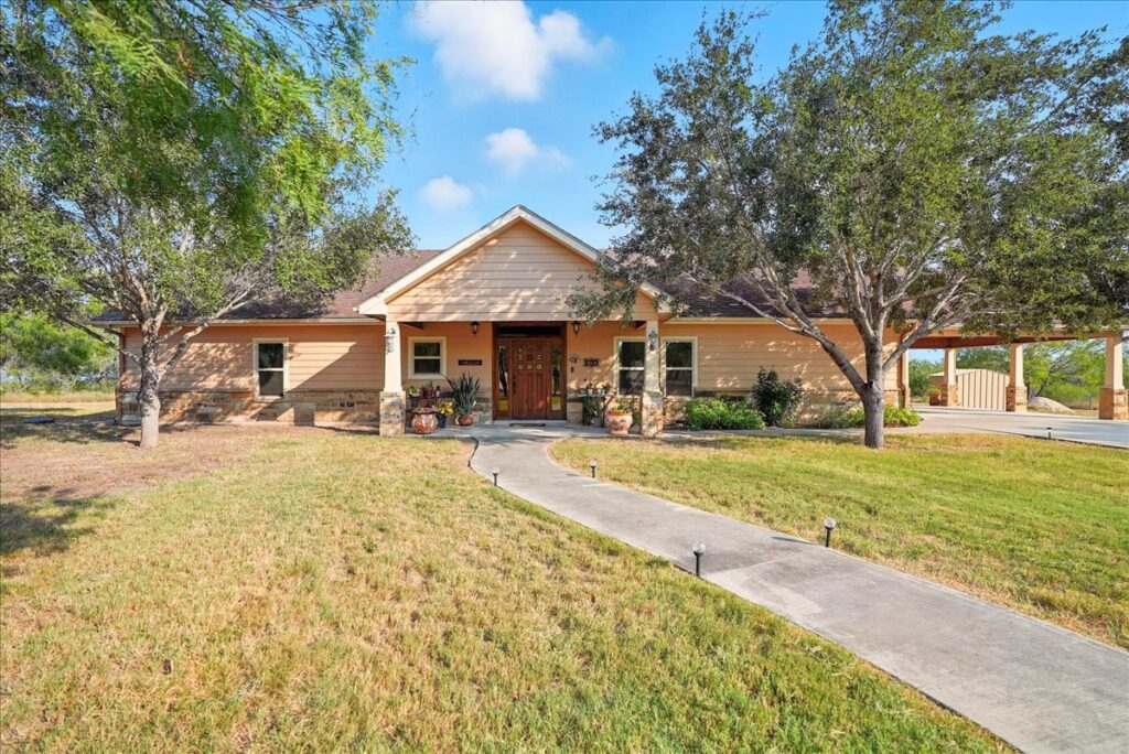 Property photo for land for sale in Live Oak County Texas