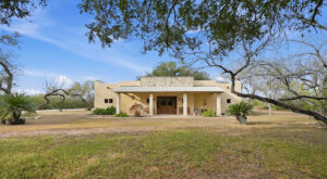 Property photo for land for sale in Live Oak County Texas