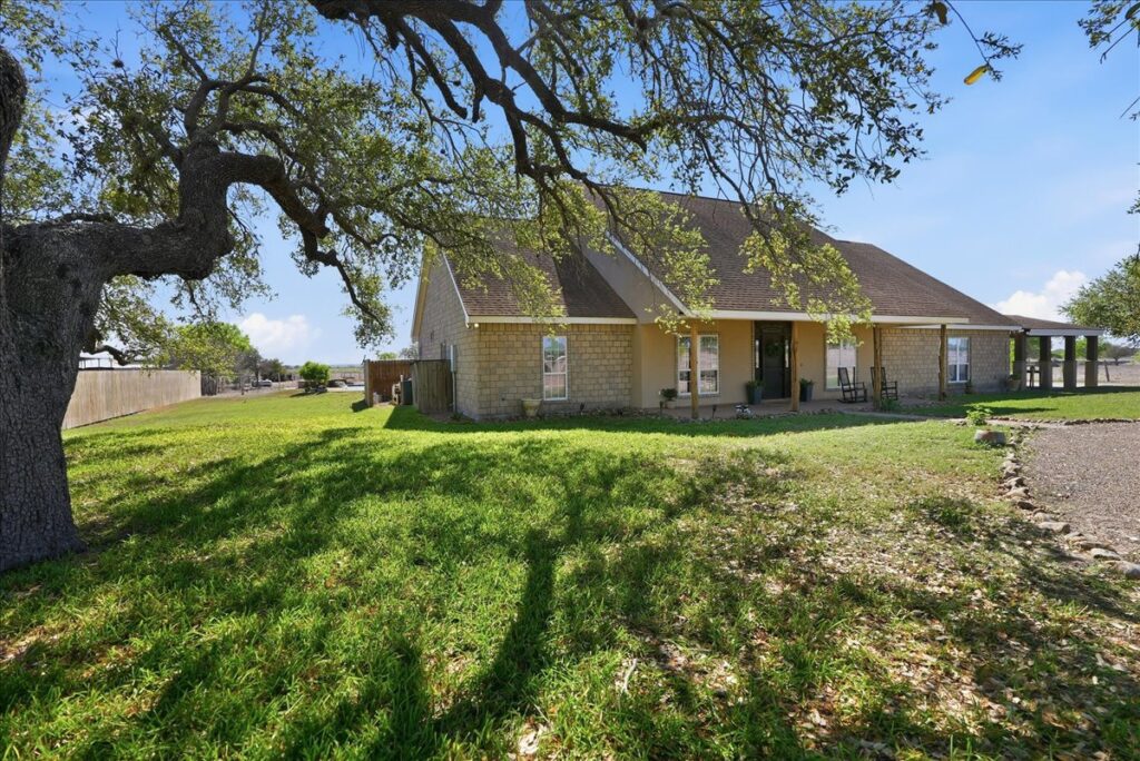 Property photo for land for sale in Live Oak County Texas