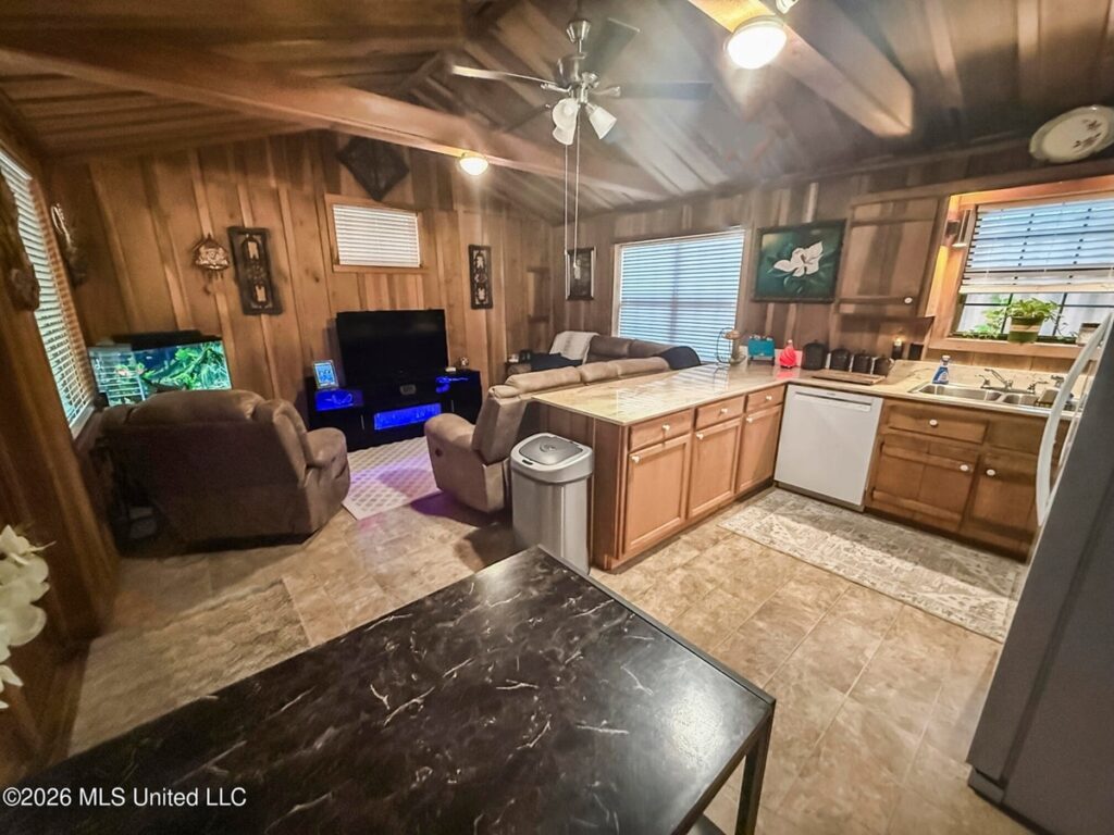15eda98d-065d-47fd-b2e4-a2ae60ac6ca2.jpg