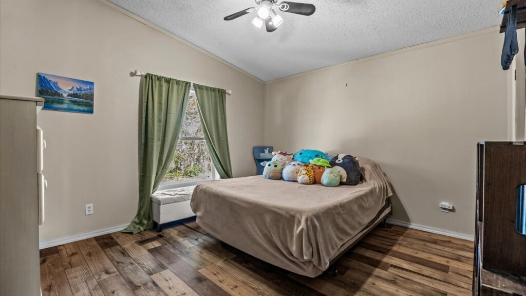 1ea1877d-1828-41b8-b3d3-26730cefb646.jpg