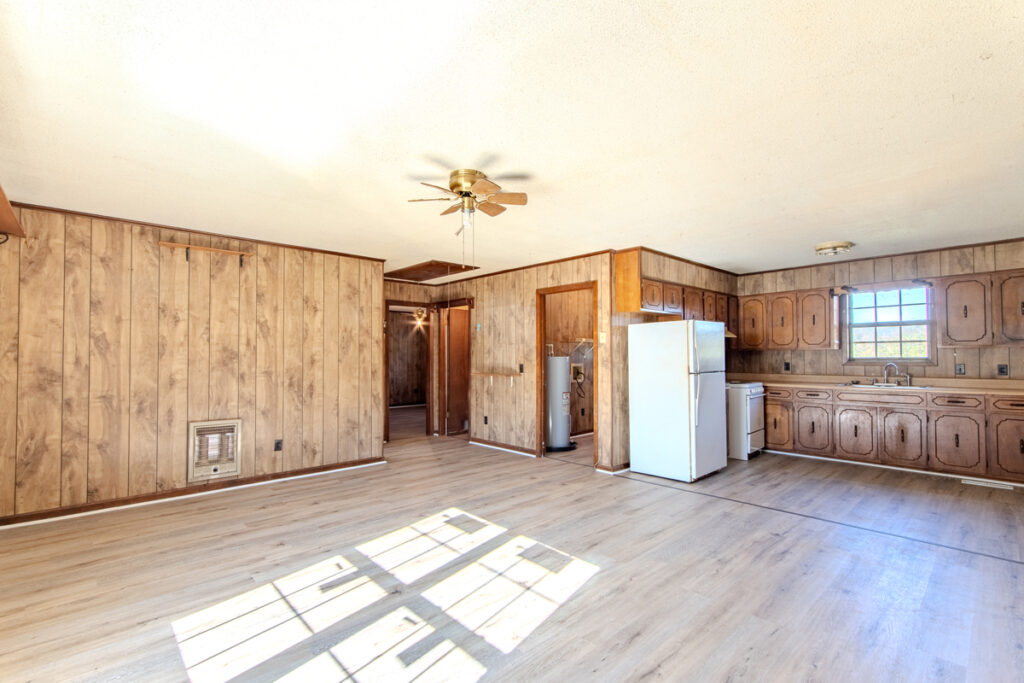 2bd95bc9-7ef9-4223-a705-3f8a37728cd1.jpg