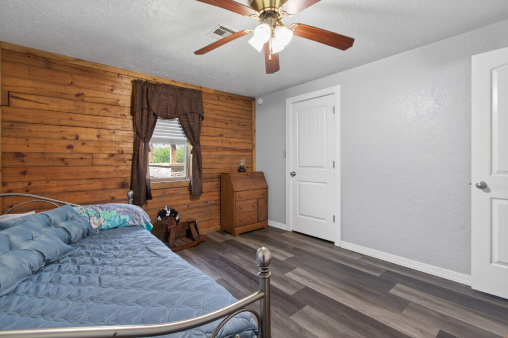3bd703e4-ba82-41fd-81b0-846d7859f145.jpg