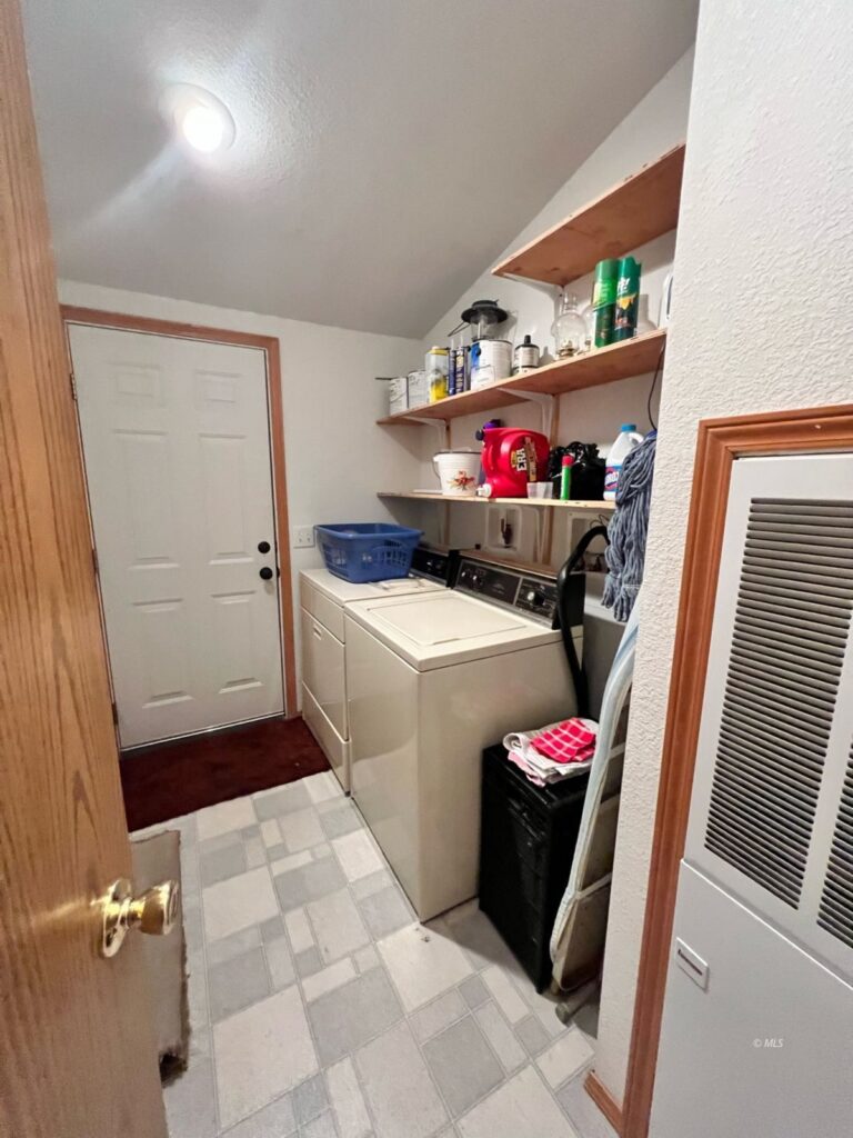 68ef6e93-1536-482d-8660-8360db18ad10.jpg