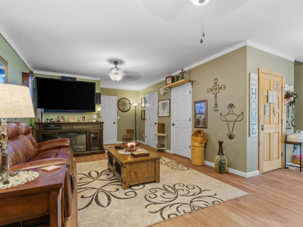 740bbab9-bd97-46e3-bb53-f7a069bd56ad.jpg