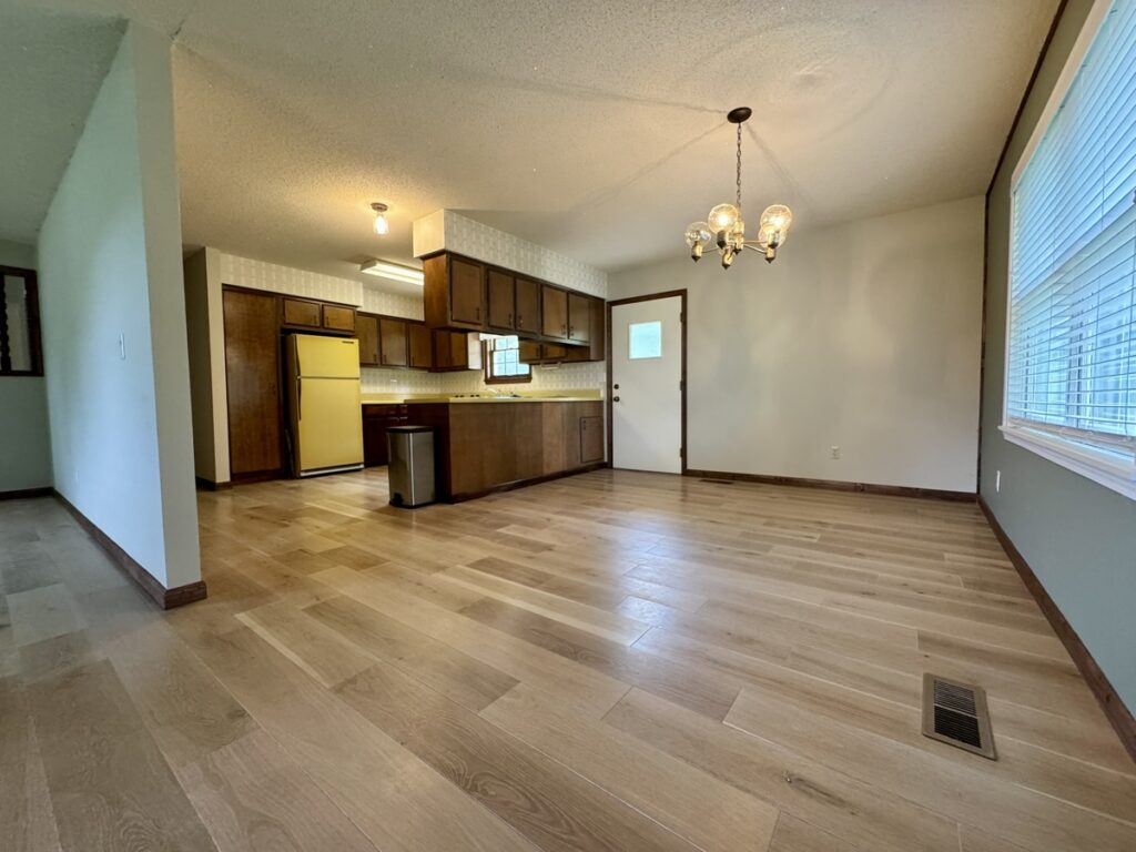 a4bd864e-be67-4b42-8fa5-9c7dc26fabf9.jpg