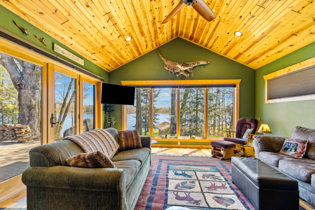 b8de24ec-3ee3-4992-a70a-466efefb5fce.jpg