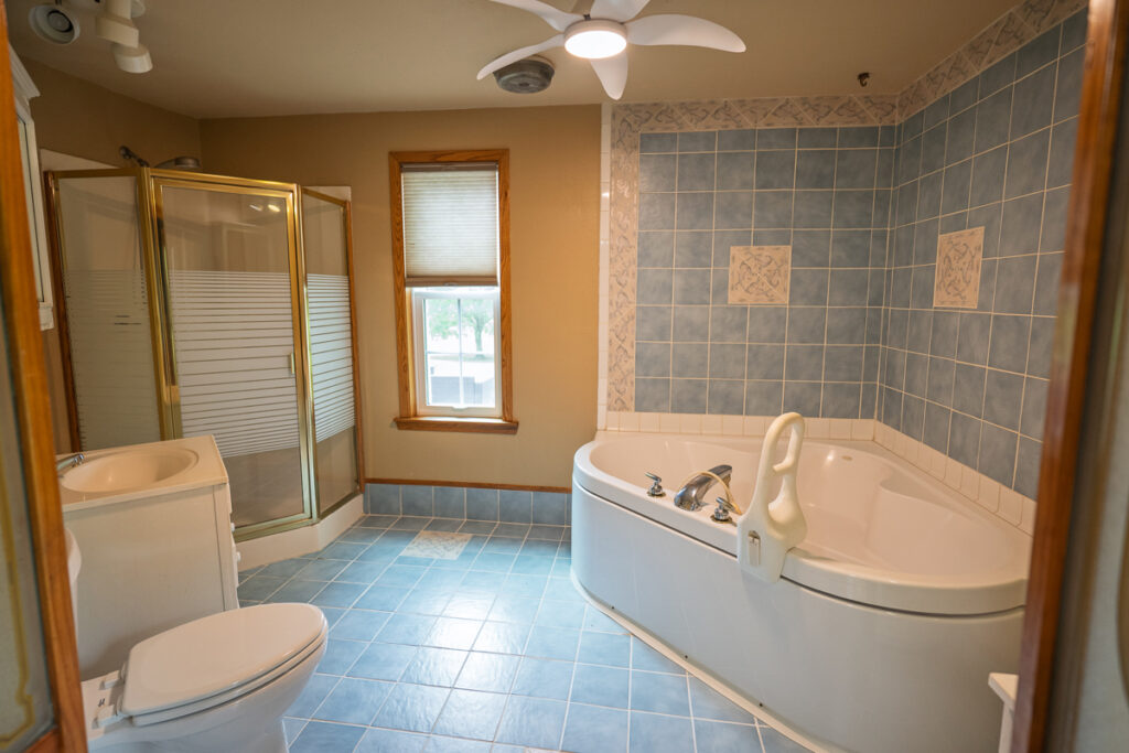 d827a53f-fe07-4d93-927c-97d3bd9422f9.jpg