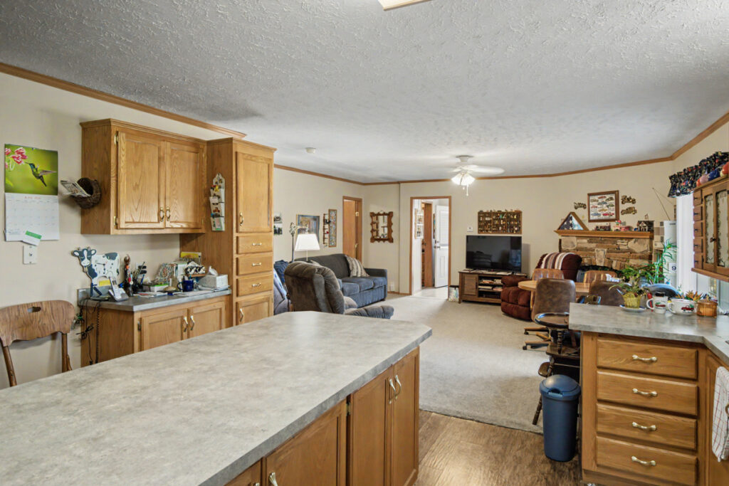 0832f0c0-0003-4295-aa7d-6b60844a570f.jpg