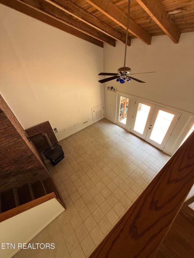3bd7220e-00d4-492b-aca7-4b53f238e041.jpg