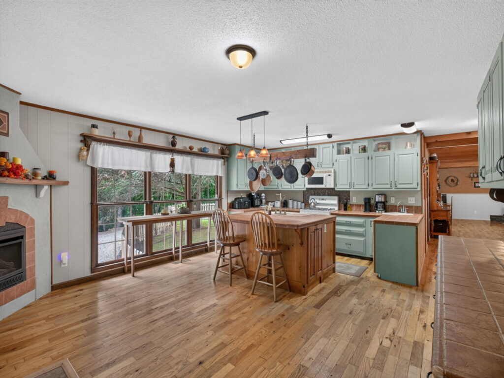 a9a4b891-48e1-476b-b095-cc5f30c8b834.jpg