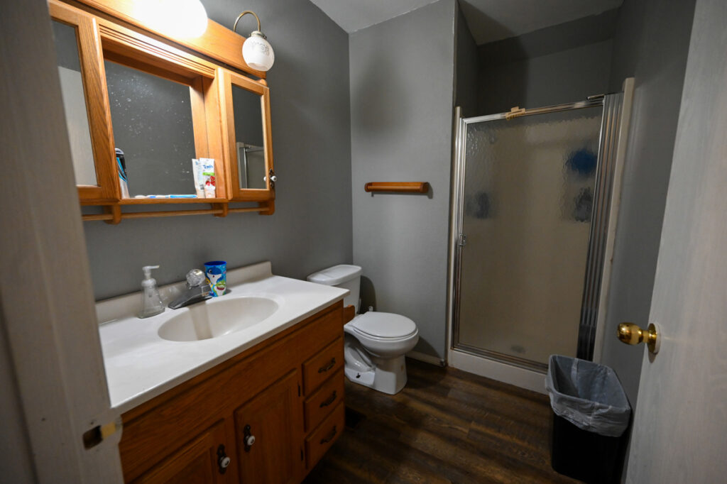 ad513571-b141-4228-a3ac-8d06b95537ff.jpg