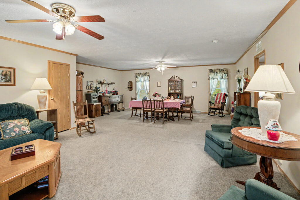 c63faf7e-b4e3-4ef9-b634-e8d8d3502630.jpg