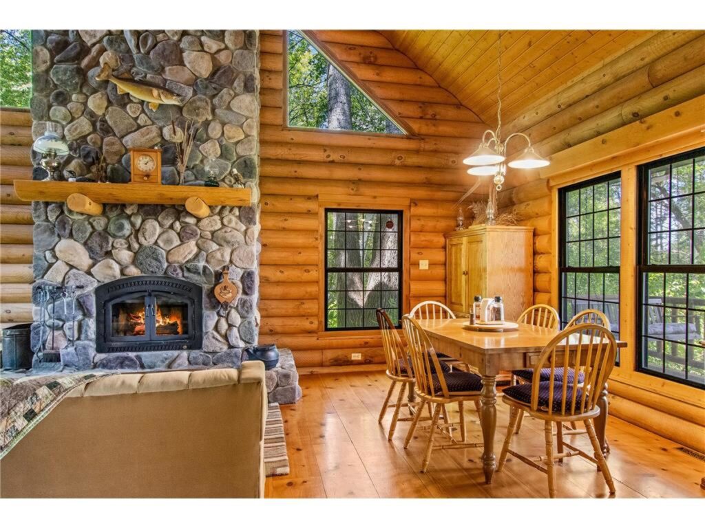 d23c06d3-3b93-45ac-9a55-15e6620ea999.jpg