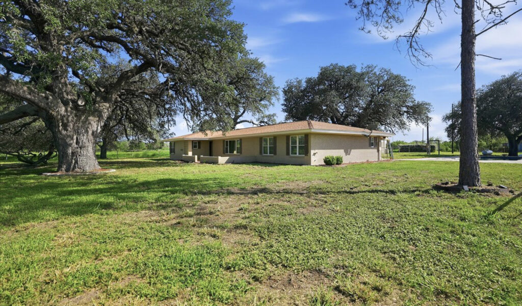 Property photo for land for sale in Live Oak County Texas