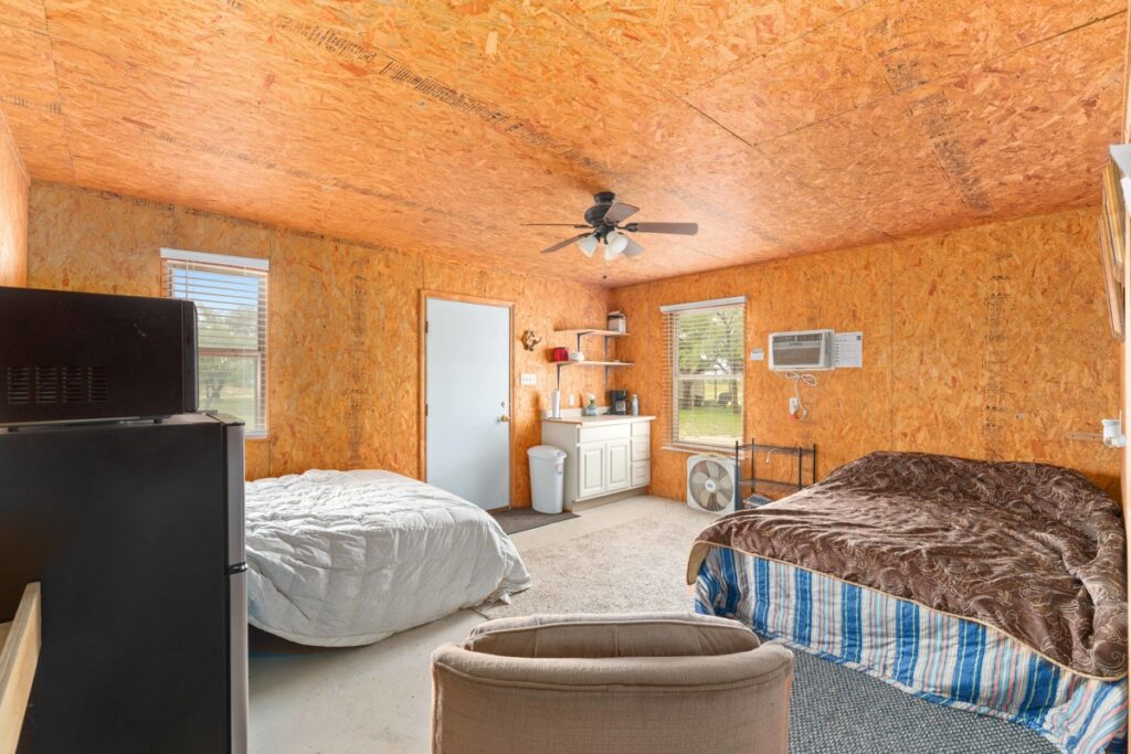 dbd733b3-2f72-4aa8-b30d-1e39f4088125.jpg