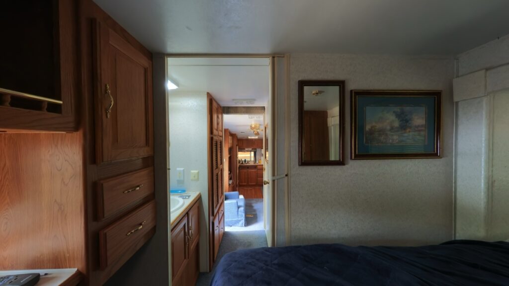 5d0e4aee-aca4-45ef-a9d8-e1b47b3f1425.jpg
