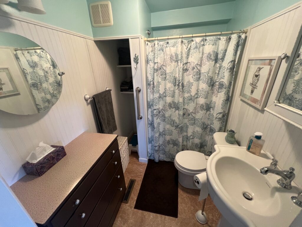 aa821bfb-eeda-4025-86b4-44f05f9baf86.jpg