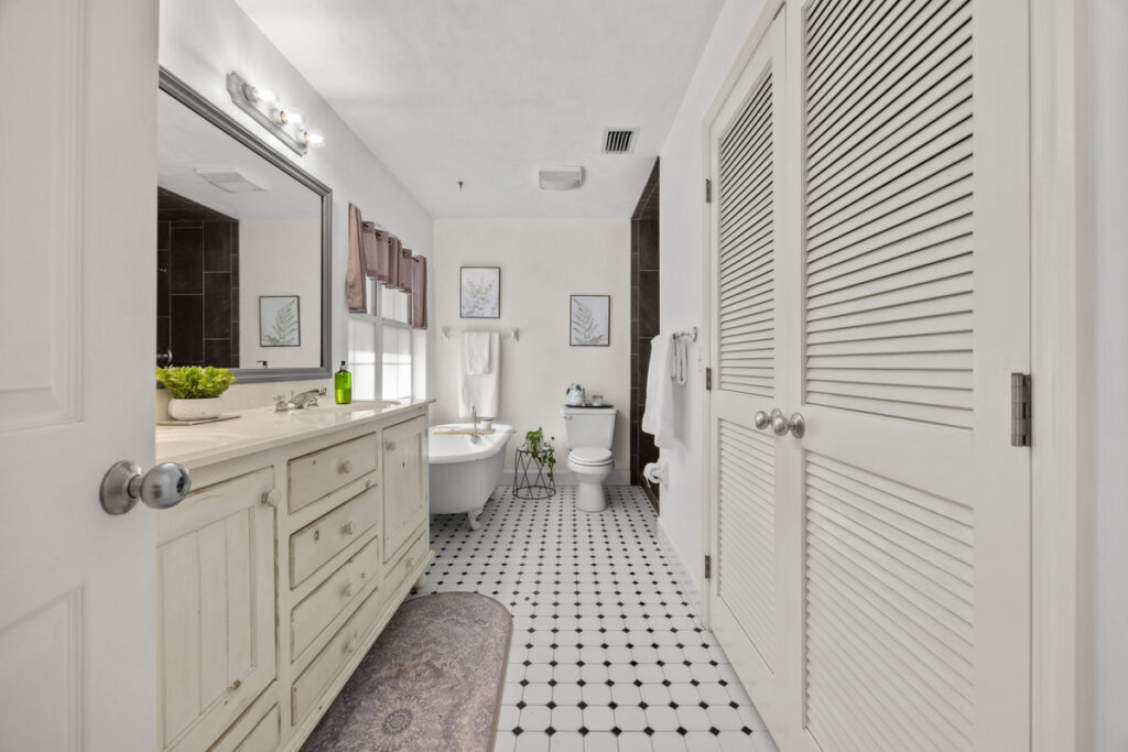 ade23a6b-12e5-431d-af08-e7ceace65b18.jpg