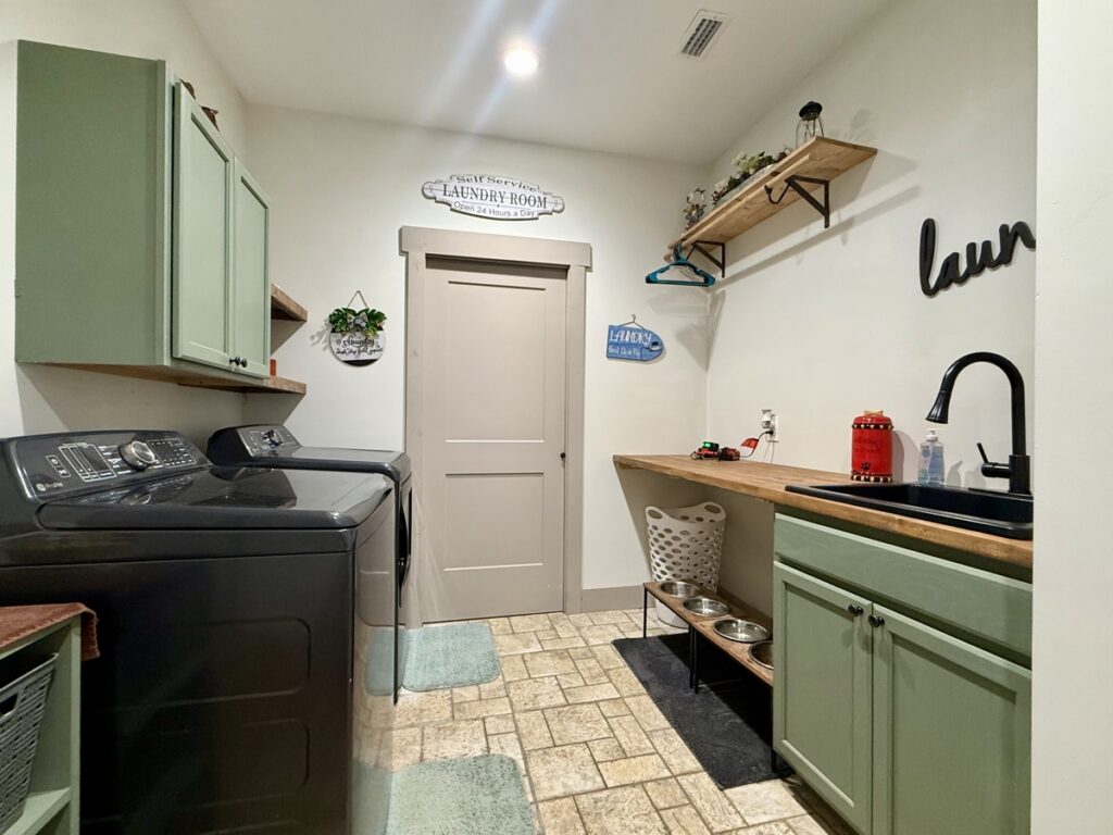27930bd7-d245-4654-8927-6ba8fe926cd3.jpg