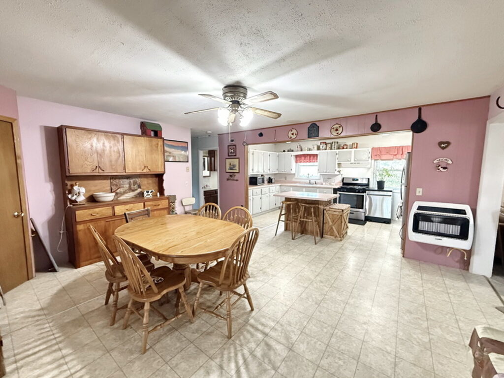 77590fef-625c-45d2-9044-6cf647647c79.jpg