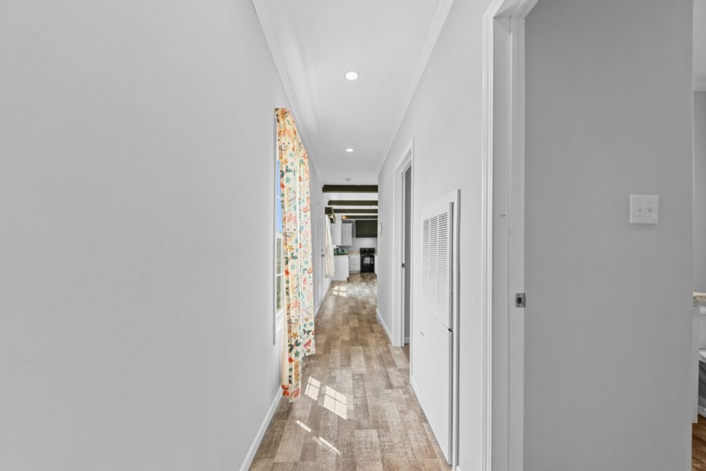 95a07b46-3d1e-451f-b8f4-21caa0baf090.jpg