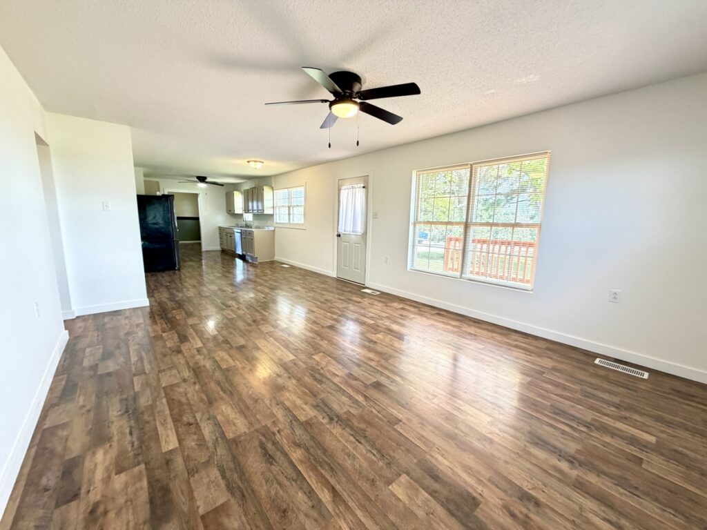 cdd4895d-82c0-45d4-8fbd-3258cfe09e1a.jpg