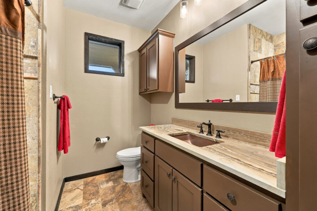 4ba1e10b-42ce-45d8-9742-547a39997cee.jpg
