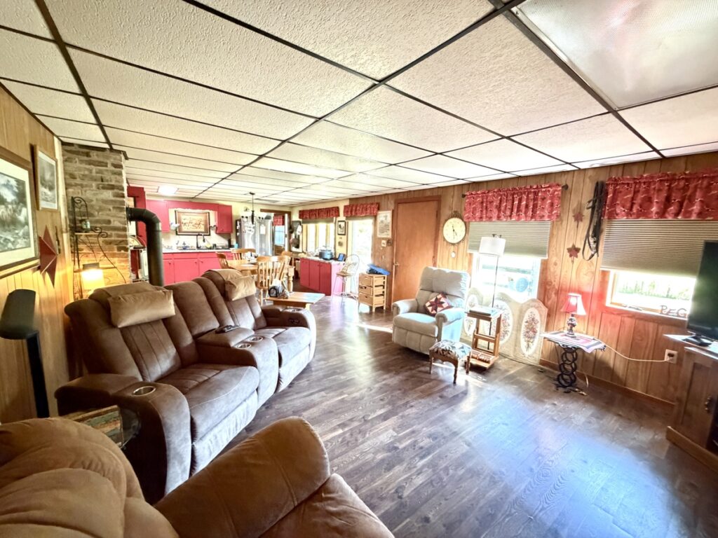 87cd105e-3c16-4730-8c18-5a7f5f83972e.jpg