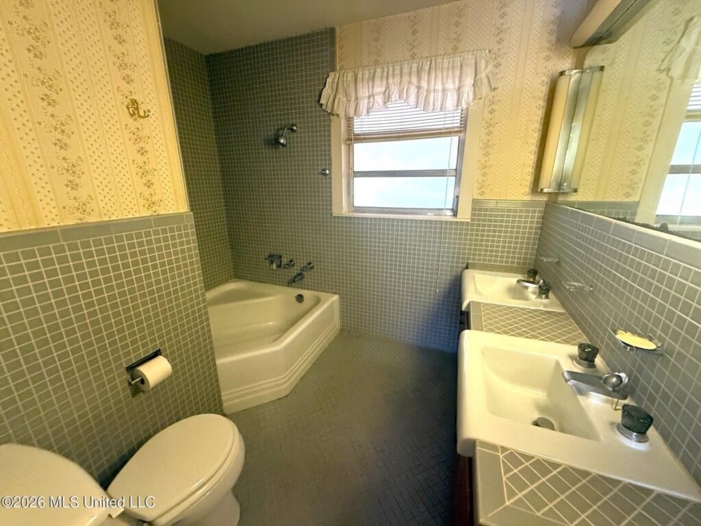 390bb02e-20c4-43d1-8ef1-8855d152c9ae.jpg