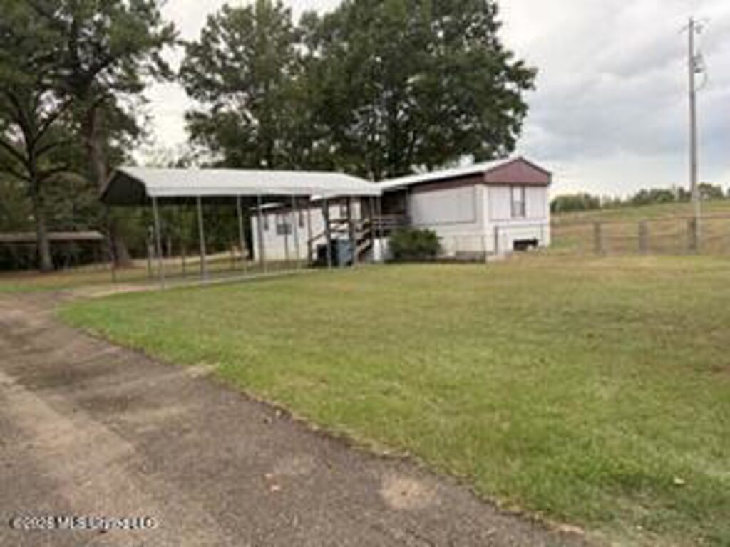 8ec28296-4e36-40cb-b7b3-51d1098e36ab.jpg