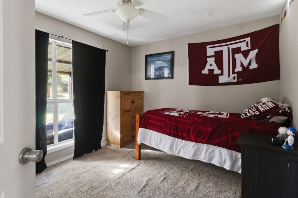 c27804f1-ac55-4ddb-a7ea-626aa2521672.jpg
