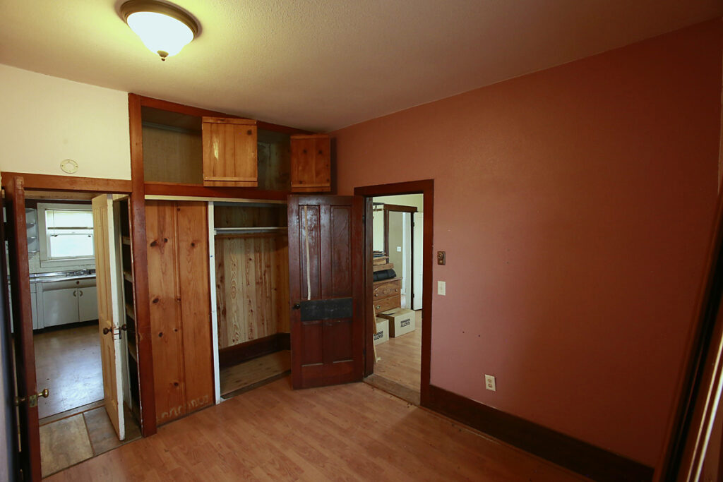 d3ff90d2-e7ef-45d1-8e11-19377ac52bba.jpg